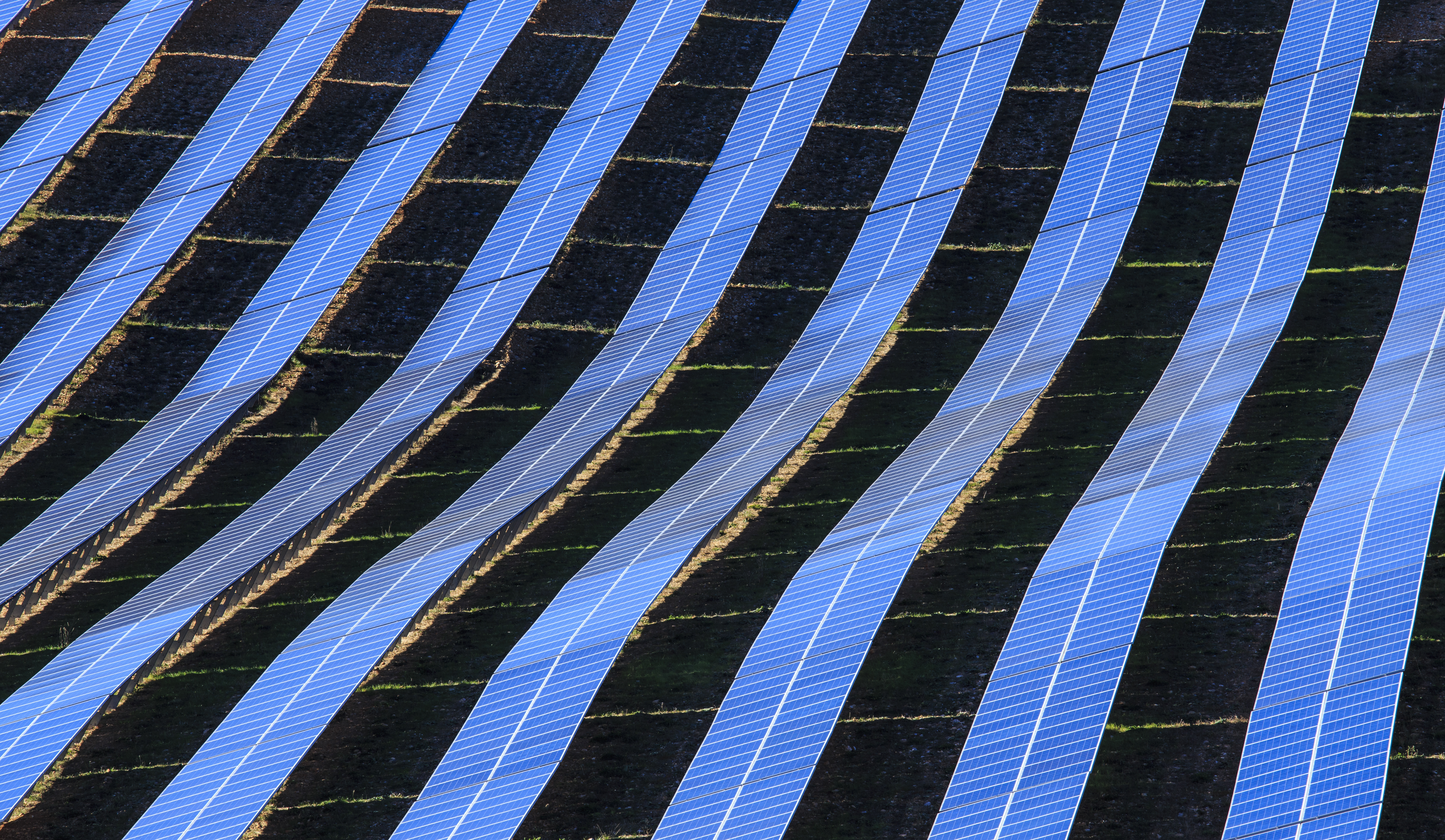 Немската Aquila Capital купува 170 МВт соларни проекти в Поругалия
