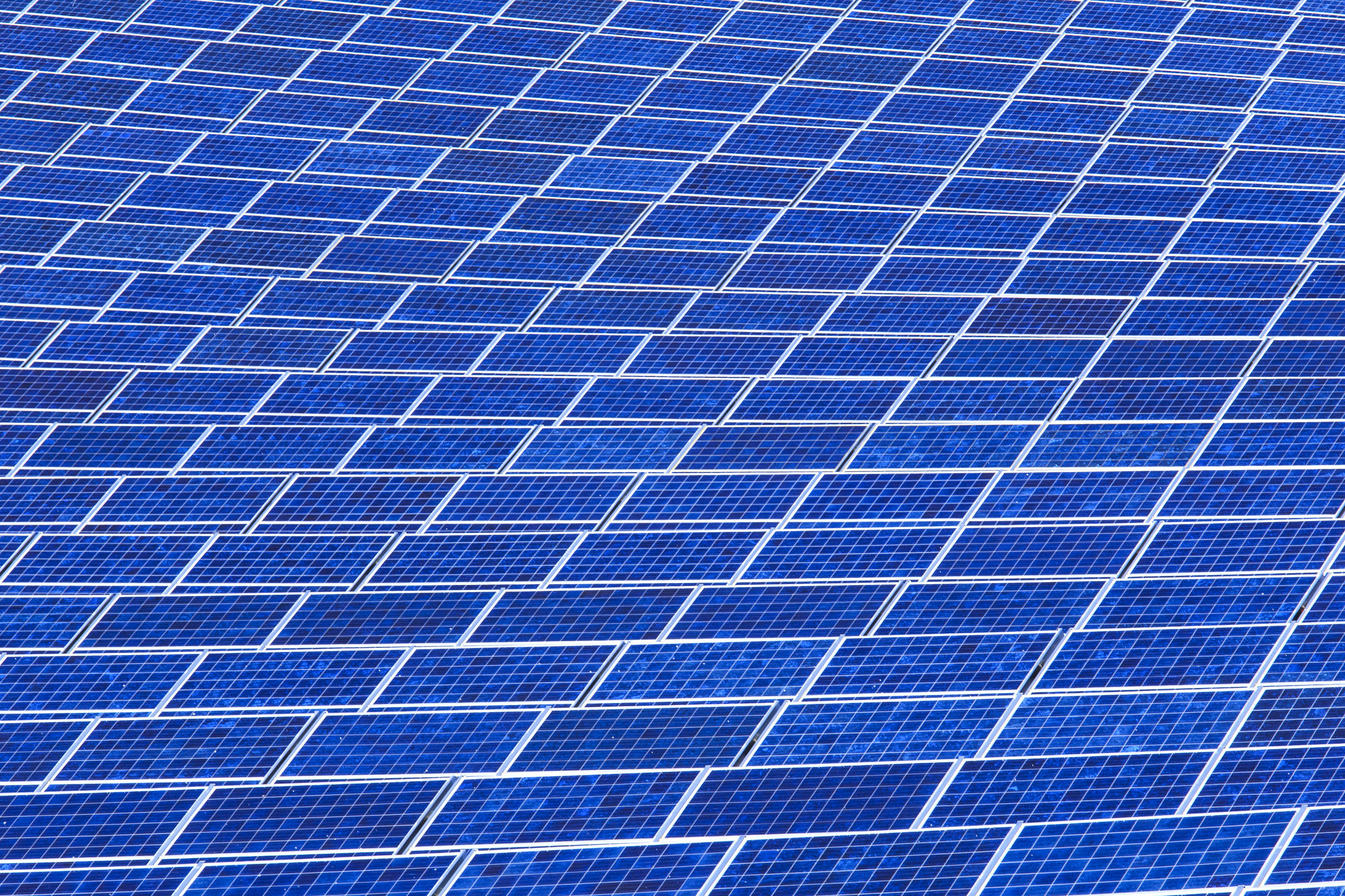 Соларните инсталации през 2017 достигат почти 100 гигавата